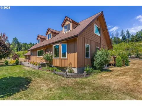 Exterior - 2401 Loop Rd, Stevenson, WA 98648 photo 5 of 26