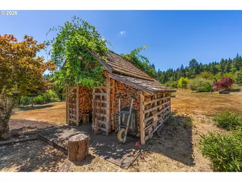 Exterior - 2401 Loop Rd, Stevenson, WA 98648 photo 10 of 26