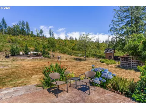 Exterior - 2401 Loop Rd, Stevenson, WA 98648 photo 18 of 26