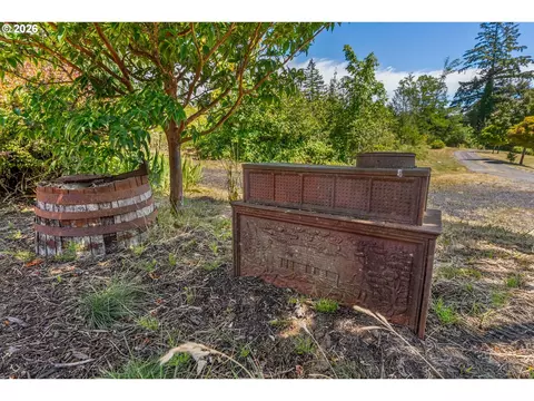 Exterior - 2401 Loop Rd, Stevenson, WA 98648 photo 7 of 26