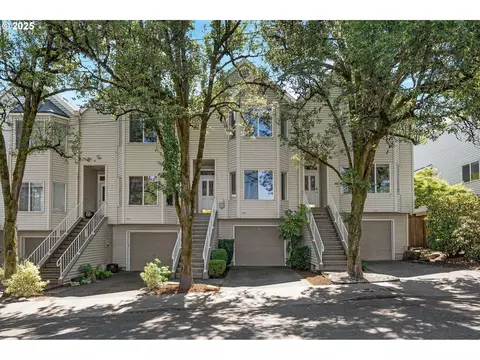236 S Sweeney St, Portland, OR 97239