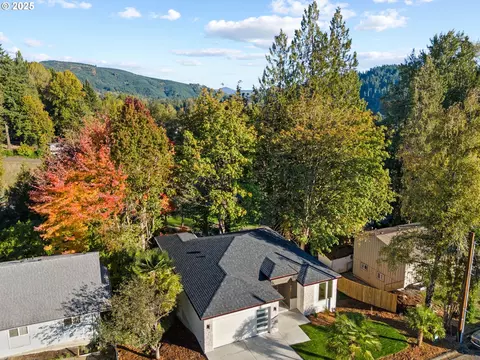 310 Barr Dr, Kelso, WA 98626