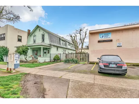 1237 Ferry St, Eugene, OR 97401