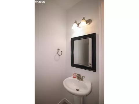 Bath - 1272 S Quartz Dr, Cornelius, OR 97113 photo 1 of 4