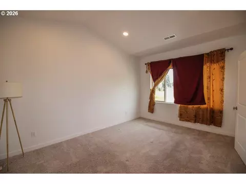 Bedroom - 1272 S Quartz Dr, Cornelius, OR 97113 photo 1 of 6