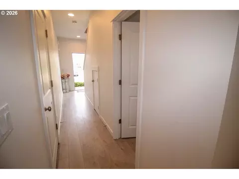 Entry Way - 1272 S Quartz Dr, Cornelius, OR 97113 photo 2 of 4