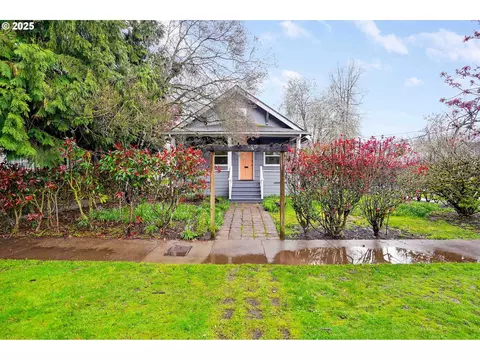 2208 Trade St, Salem, OR 97301