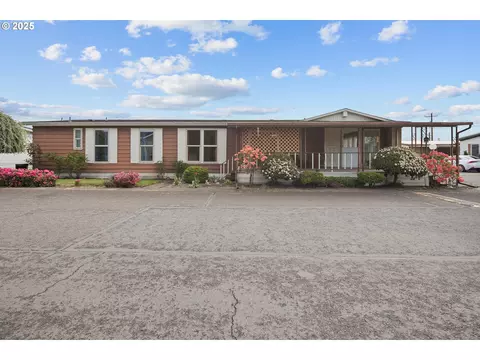 2901 E 2nd St #104, Newberg, OR 97132