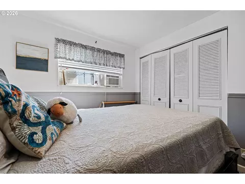 Bedroom - 4559 Souza St, Eugene, OR 97402 photo 4 of 7