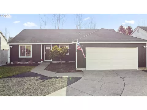1054 Pana St, Woodburn, OR 97071