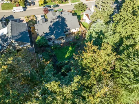 View/Area - 6171 Fernhill Loop, Springfield, OR 97478 photo 4 of 6