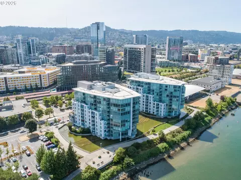 1310 NW Naito Pkwy #707, Portland, OR 97209