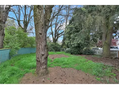 Exterior - 1215 Irving Rd, Eugene, OR 97404 photo 6 of 10