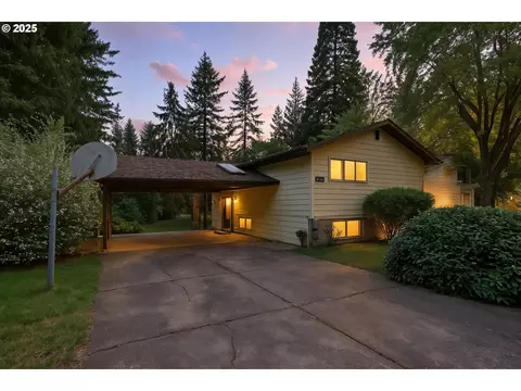 1425 SE 9th St, Gresham, OR 97080