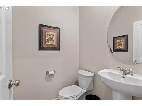 Bath - 3085 U St, Springfield, OR 97477 photo 1 of 4