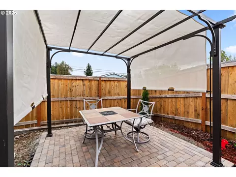 Exterior - 3085 U St, Springfield, OR 97477 photo 6 of 7