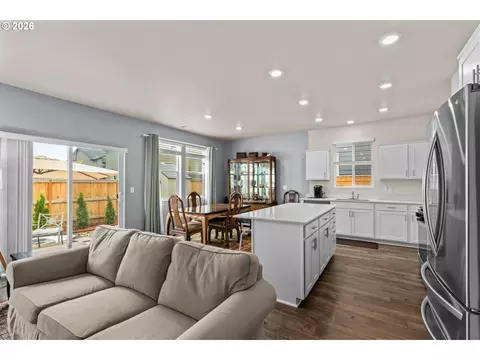 Kitchen - 3085 U St, Springfield, OR 97477 photo 1 of 6