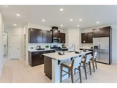 Kitchen - 5737 Basalt Ct, Springfield, OR 97478 photo 1 of 4