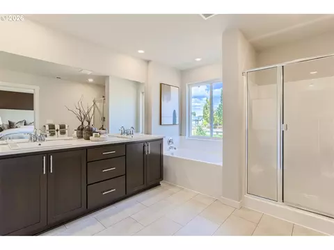 Bath - 5737 Basalt Ct, Springfield, OR 97478 photo 2 of 4
