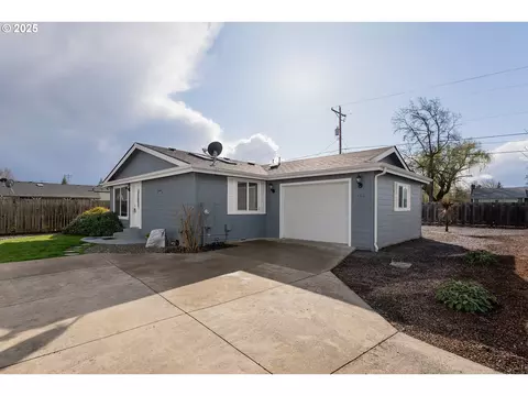 160 Matthew Lee Ct, Roseburg, OR 97471