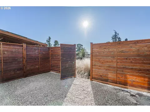 Exterior - 790 St Charles St, Eugene, OR 97402 photo 1 of 1