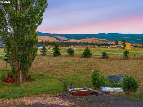 Exterior - 70775 Middle Rd, Elgin, OR 97827 photo 7 of 8