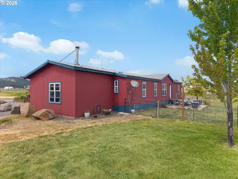 Exterior - 70775 Middle Rd, Elgin, OR 97827 photo 6 of 8