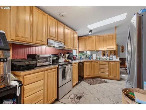 Kitchen - 70775 Middle Rd, Elgin, OR 97827 photo 1 of 3