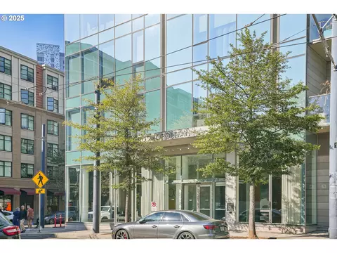 1075 NW Northrup St #1012, Portland, OR 97209