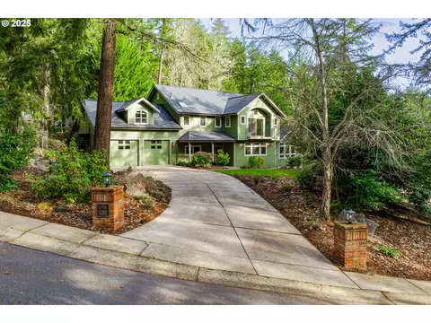 1731 Estate Dr, Eugene, OR 97405