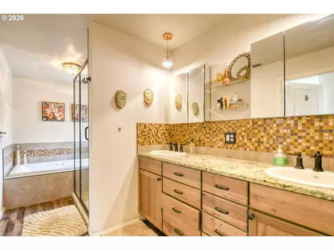 Bath - 73877 Caldwell Ln, Pendleton, OR 97801 photo 1 of 5