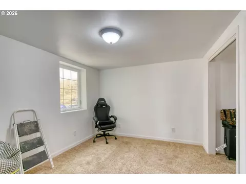 Bedroom - 73877 Caldwell Ln, Pendleton, OR 97801 photo 6 of 6