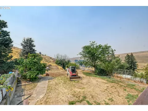 Exterior - 73877 Caldwell Ln, Pendleton, OR 97801 photo 7 of 8