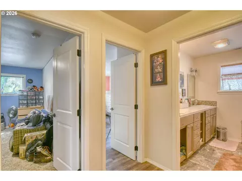 Entry Way - 73877 Caldwell Ln, Pendleton, OR 97801 photo 1 of 5
