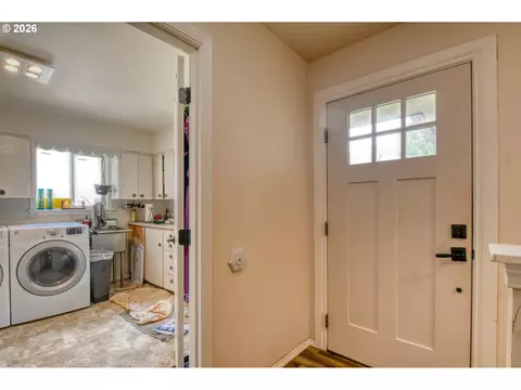 Entry Way - 73877 Caldwell Ln, Pendleton, OR 97801 photo 2 of 5