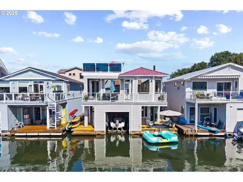 17809 NE Marine Dr #B7, Portland, OR 97230