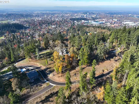 Capital Dr, Eugene, OR 97403 photo 6