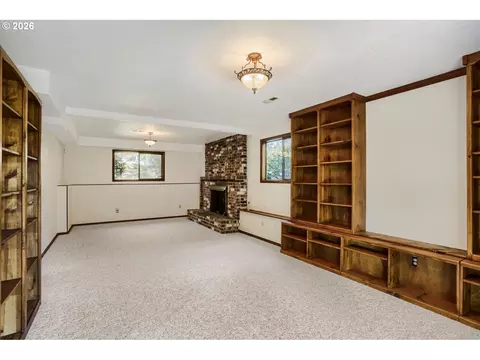Living - 4291 Riverview Dr, West Linn, OR 97068 photo 3 of 8