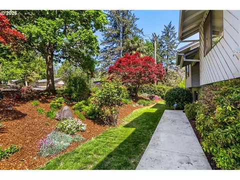 Exterior - 4291 Riverview Dr, West Linn, OR 97068 photo 11 of 11