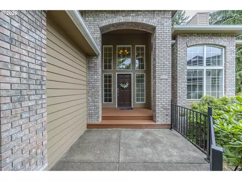 Exterior - 2588 W 28th Ave, Eugene, OR 97405 photo 2 of 14