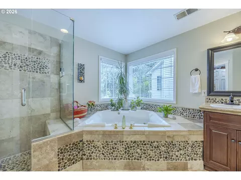 Bath - 2588 W 28th Ave, Eugene, OR 97405 photo 3 of 5