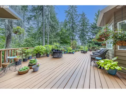 Exterior - 2588 W 28th Ave, Eugene, OR 97405 photo 5 of 14