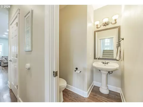Entry Way - 2588 W 28th Ave, Eugene, OR 97405 photo 1 of 2