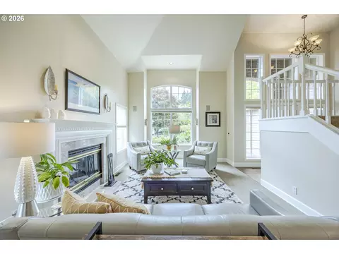 Living - 2588 W 28th Ave, Eugene, OR 97405 photo 2 of 4