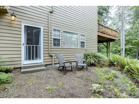 Exterior - 2588 W 28th Ave, Eugene, OR 97405 photo 8 of 14