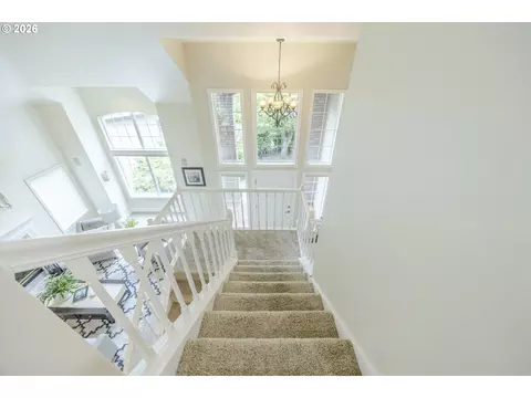 Entry Way - 2588 W 28th Ave, Eugene, OR 97405 photo 2 of 2
