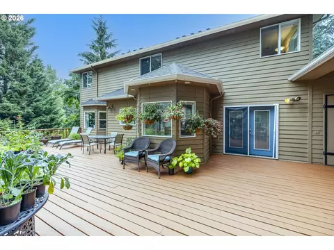Exterior - 2588 W 28th Ave, Eugene, OR 97405 photo 6 of 14