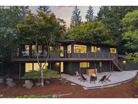 1525 SW Martha St, Portland, OR 97239