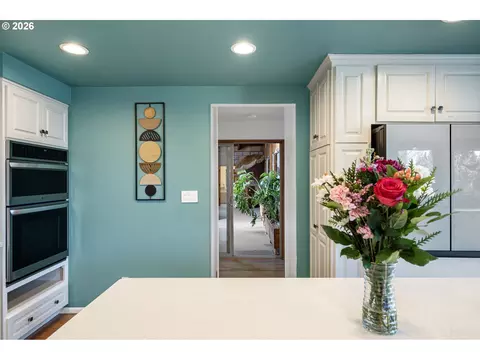 Kitchen - 2430 Wilson Dr, Eugene, OR 97405 photo 6 of 9