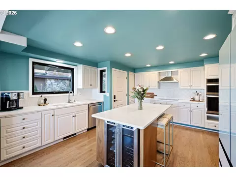 Kitchen - 2430 Wilson Dr, Eugene, OR 97405 photo 2 of 9